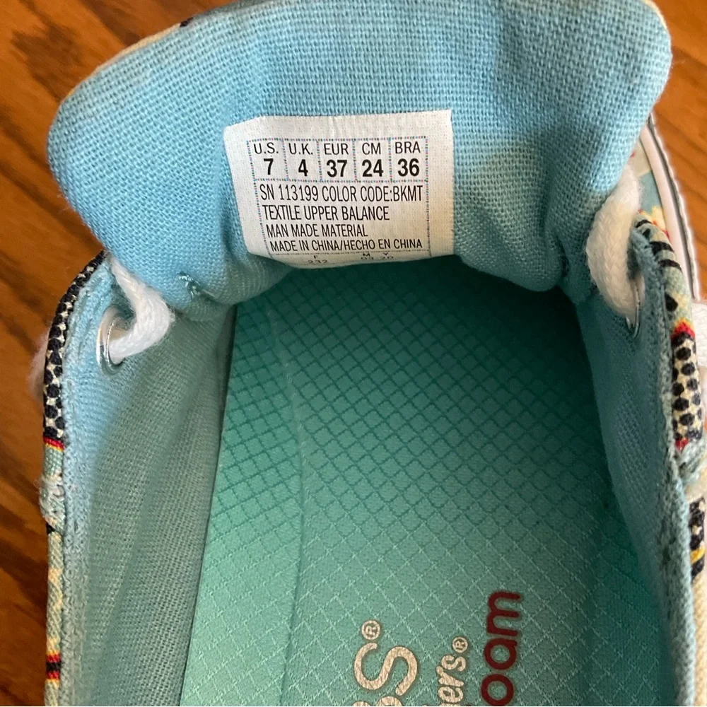 Light Blue Vintage Mutt Sneakers by Sketchers, Women’s Sz 7W